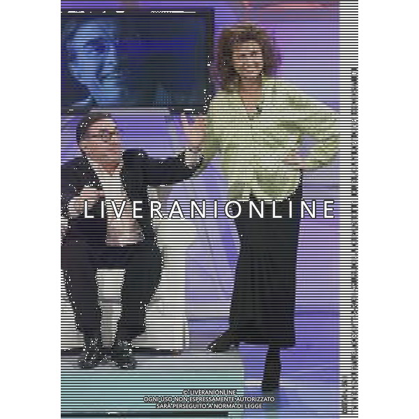 ROMA, 7-2-2001 GIGLIOLA CINQUETTI CONDUCE IL PROGRAMMA DI SAT2000 "VIVENDO PARLANDO“ AFFIANCATA DA PIERO CAVAGLIA\' ROMA 07/02/2001 NELLA FOTO GIGLIOLA CINQUETTI CON DINO SARTI FOTO ROMA01-AGENZIA ALDO LIVERANI