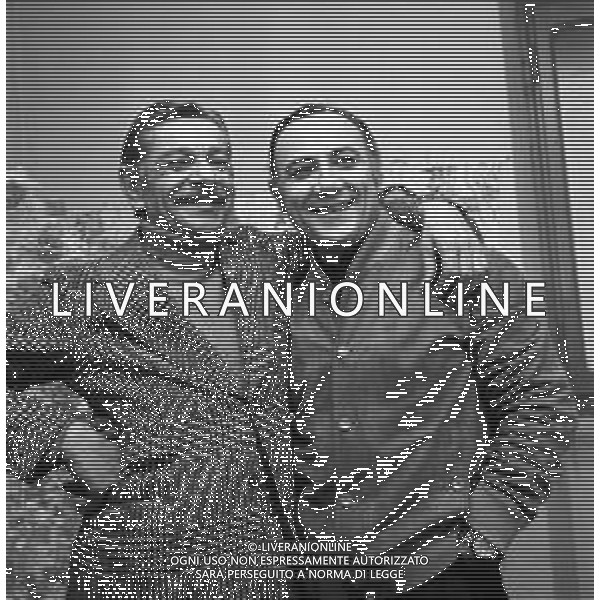 Neg- RETROSPETTIVA CLAUDIO VILLA CANTANTE CON L\'ATTORE COMICO TINO SCOTTI NELLA FOTO A MILANO NEL DICEMBRE DEL 1970 AG ALDO LIVERANI SAS