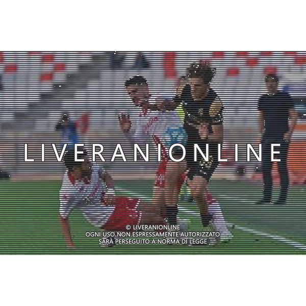 Pablo Rodriguez of Ascoli Calcio and Gennaro Acampora, Raffaele Pucino of SSC Bari during the Italian Serie B match SSC Bari vs Ascoli Calcio on November 4, 2023 at the San Nicola stadium in Bari, Italy. Photo by Emmanuele Mastrodonato/ag. Aldo Liverani sas/AGENZIA ALDO LIVERANI SAS