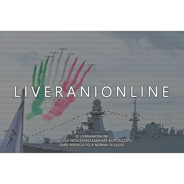 4-11-2023. Sergio Mattarella, presidente della Repubblica italiana, in visita a Cagliari, zona autorità portuale in Via Roma, in occasione della festa delle forze armate.. Foto Salvatore Moi/Agenzia Aldo Liverani s.a.s. Nella foto: Pattuglia acrobatica aereonautica italiana frecce tricolori ©MOI Salvatore /AGENZIA ALDO LIVERANI SAS