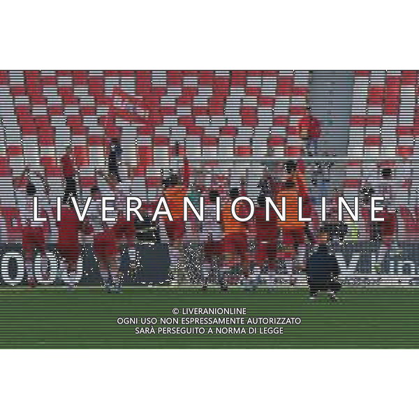 Players of SSC Bari celebrates the victory during the Italian Serie B match SSC Bari vs Ascoli Calcio on November 4, 2023 at the San Nicola stadium in Bari, Italy. Photo by Emmanuele Mastrodonato/ag. Aldo Liverani sas/AGENZIA ALDO LIVERANI SAS