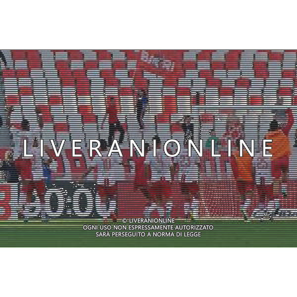 Players of SSC Bari celebrates the victory during the Italian Serie B match SSC Bari vs Ascoli Calcio on November 4, 2023 at the San Nicola stadium in Bari, Italy. Photo by Emmanuele Mastrodonato/ag. Aldo Liverani sas/AGENZIA ALDO LIVERANI SAS