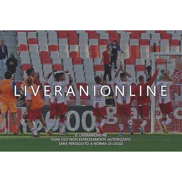 Players of SSC Bari celebrates the victory during the Italian Serie B match SSC Bari vs Ascoli Calcio on November 4, 2023 at the San Nicola stadium in Bari, Italy. Photo by Emmanuele Mastrodonato/ag. Aldo Liverani sas/AGENZIA ALDO LIVERANI SAS