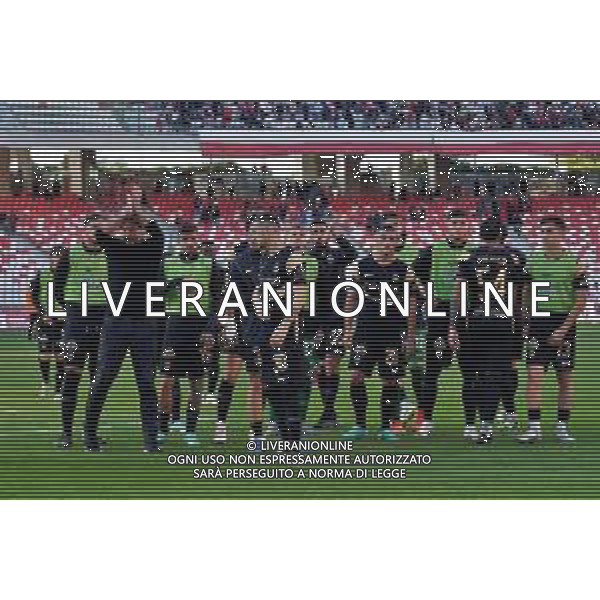 Players of Ascoli Calcio of Ascoli Calcio applauds fans during the Italian Serie B match SSC Bari vs Ascoli Calcio on November 4, 2023 at the San Nicola stadium in Bari, Italy. Photo by Emmanuele Mastrodonato/ag. Aldo Liverani sas/AGENZIA ALDO LIVERANI SAS