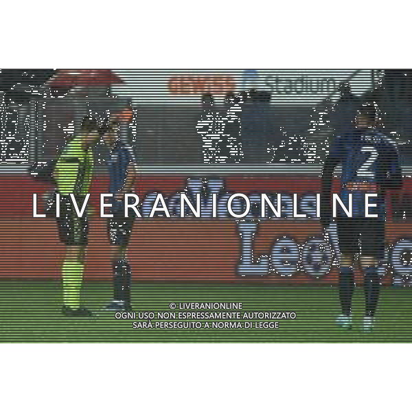 Atalanta vs Inter nella foto arbitro estrae il cartellino rosso per l\'espulsione di Rafael Toloi (Atalanta) Bergamo 04-11-2023 Gewiss Stadium - Stadio Atleti Azzurri d\'Italia Campionato Serie A TIM - 11a giornata foto Roberto Garavaglia/ag. Aldo Liverani sas/AGENZIA ALDO LIVERANI SAS