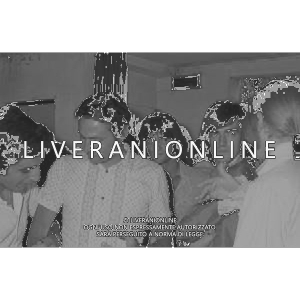 Neg- RETROSPETTIVA 1° PREMIO FERRAGOSTO D\'ORO RICCIONE 18 AGOSTO 1969 NELLA FOTO RENZO ARBORE CON GIANNI BELLENO E GIORGIO D\'ADAMO DEL GRUPPO MUSICALE NEW TROLLS AG ALDO LIVERANI SAS