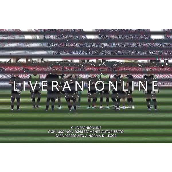 Ascoli Calcio players greet the fans during the Italian Serie B match SSC Bari vs Ascoli Calcio on November 4, 2023 at the San Nicola stadium in Bari, Italy. Photo by Emmanuele Mastrodonato/ag. Aldo Liverani sas