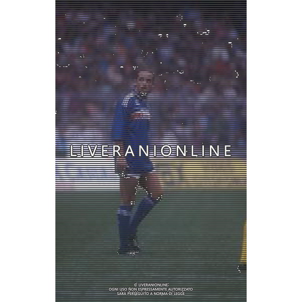 DIAP-RETROSPETTIVA EROS RAMAZZOTTI CANTANTE NELLA FOTO EROS RAMAZZOTTI CON GIOVANNI TRAPATTONI NELL\'ANNO 1992 CON LA NAZIONALE CANTANTI AG ALDO LIVERANI SAS