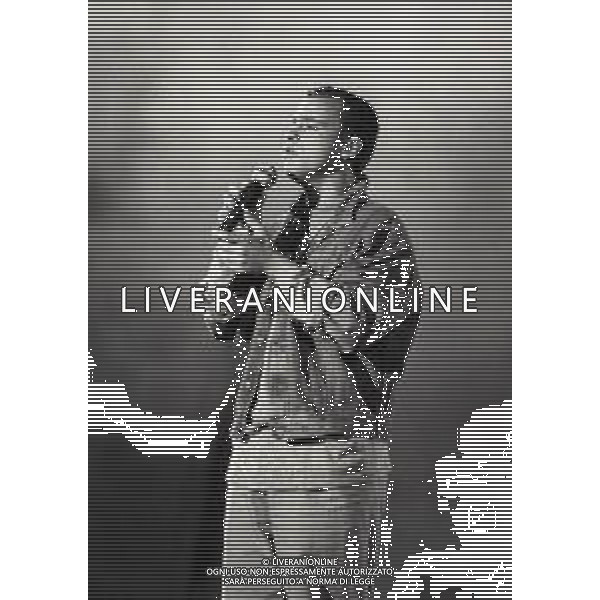 NEG-RETROSPETTIVA EROS RAMAZZOTTI CANTANTE NELLA FOTO EROS RAMAZZOTTI NELL\'ANNO 1989 AL FESTIVALBAR AG ALDO LIVERANI SAS 