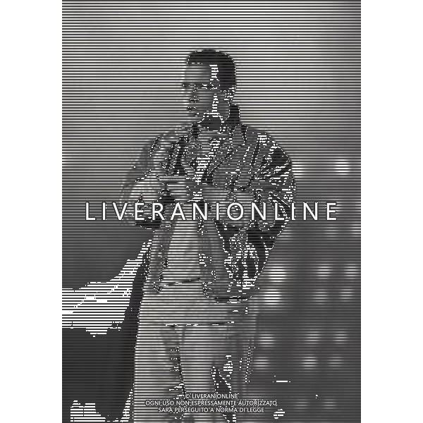 NEG-RETROSPETTIVA EROS RAMAZZOTTI CANTANTE NELLA FOTO EROS RAMAZZOTTI NELL\'ANNO 1989 AL FESTIVALBAR AG ALDO LIVERANI SAS 