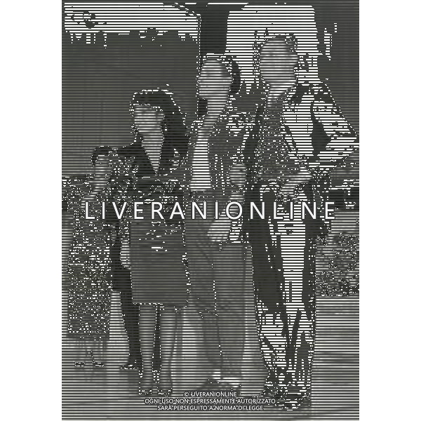 NEG-RETROSPETTIVA EROS RAMAZZOTTI CANTANTE NELLA FOTO EROS RAMAZZOTTI CON RENZO ARBORE E MARCELLA BELLA NELL\'ANNO 1986 AL FESTIVAL DI SANREMO AG ALDO LIVERANI SAS  