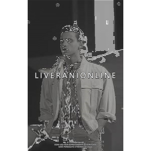 NEG-RETROSPETTIVA EROS RAMAZZOTTI CANTANTE NELLA FOTO EROS RAMAZZOTTI NELL\'ANNO 1986 AL FESTIVAL DI SANREMO AG ALDO LIVERANI SAS  