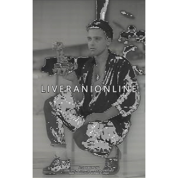 NEG-RETROSPETTIVA EROS RAMAZZOTTI CANTANTE NELLA FOTO EROS RAMAZZOTTI NELL\'ANNO 1986 AL FESTIVAL DI SANREMO AG ALDO LIVERANI SAS  