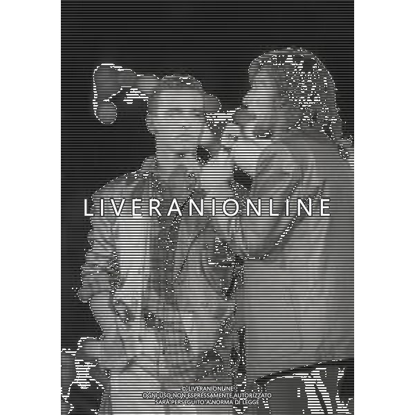NEG-RETROSPETTIVA EROS RAMAZZOTTI CANTANTE NELLA FOTO EROS RAMAZZOTTI CON CLAUDIO CECCHETTO NELL\'ANNO 1986 AL FESTIVALBAR AG ALDO LIVERANI SAS 
