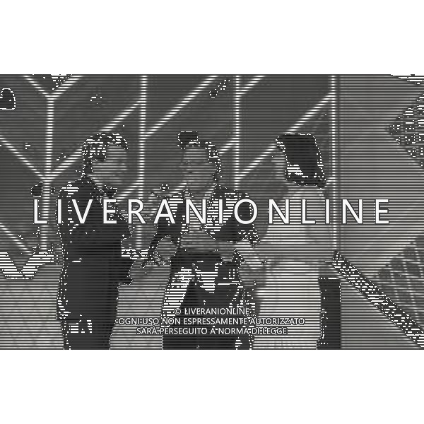 NEG-RETROSPETTIVA ENZO JANNACCI CANTANTE NELLA FOTO ENZO JANNACCI CON MASSIMO RANIERI E SABINA CIUFFINI NELL\'ANNO 1986 A SAINT VINCENT AG ALDO LIVERANI SAS 