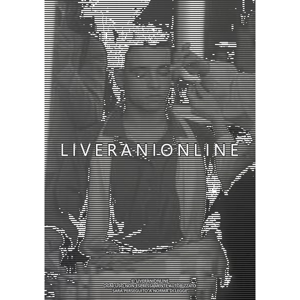 NEG-RETROSPETTIVA EROS RAMAZZOTTI CANTANTE NELLA FOTO EROS RAMAZZOTTI NELL\'ANNO 1985 AG ALDO LIVERANI SAS