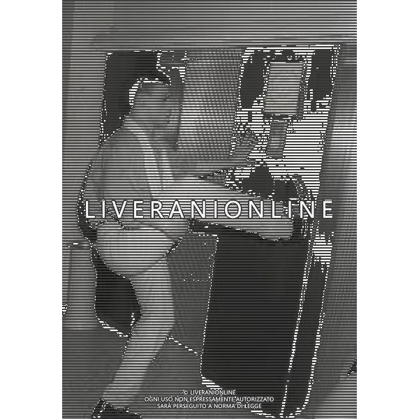 NEG-RETROSPETTIVA EROS RAMAZZOTTI CANTANTE NELLA FOTO EROS RAMAZZOTTI NELL\'ANNO 1985 AG ALDO LIVERANI SAS