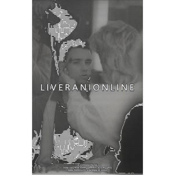 NEG-RETROSPETTIVA EROS RAMAZZOTTI CANTANTE NELLA FOTO EROS RAMAZZOTTI NELL\'ANNO 1985 AG ALDO LIVERANI SAS