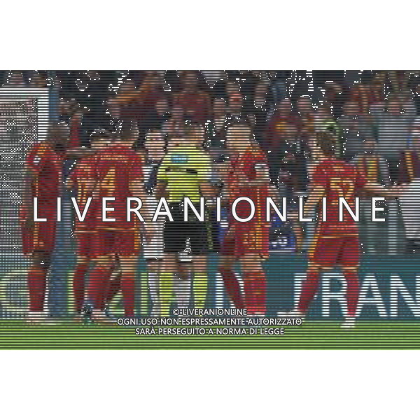 Players of AS Roma protests with the referee Andrea Colombo of Como during the Italian soccer Serie A match AS Roma vs US Lecce on November 5, 2023 at Olympic Stadium in Rome, Italy. Photo by Emmanuele Mastrodonato/ag. Aldo Liverani sas