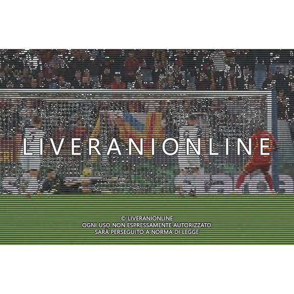 Wladimiro Falcone of US Lecce saves a penalty kick of Romelu Lukaku of AS Roma during the Italian soccer Serie A match AS Roma vs US Lecce on November 5, 2023 at Olympic Stadium in Rome, Italy. Photo by Emmanuele Mastrodonato/ag. Aldo Liverani sas