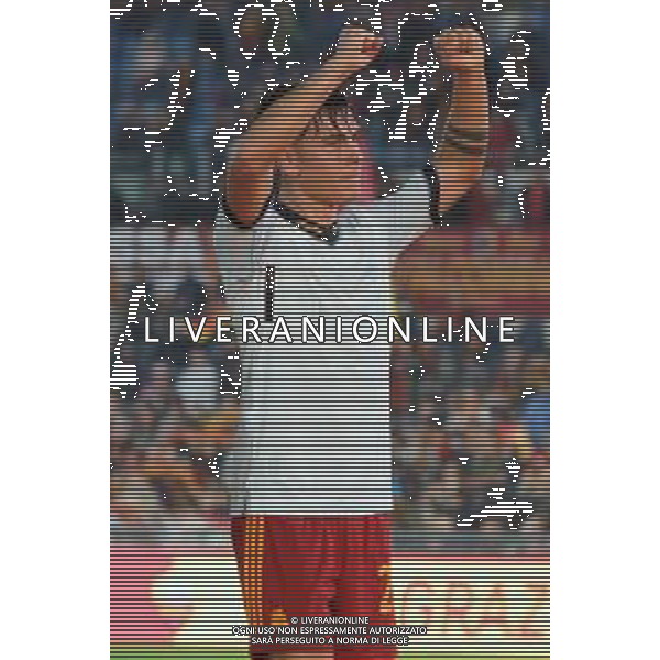 Paulo Dybala of AS Roma celebrates the victory during the Italian soccer Serie A match AS Roma vs US Lecce on November 5, 2023 at Olympic Stadium in Rome, Italy. Photo by Emmanuele Mastrodonato/ag. Aldo Liverani sas