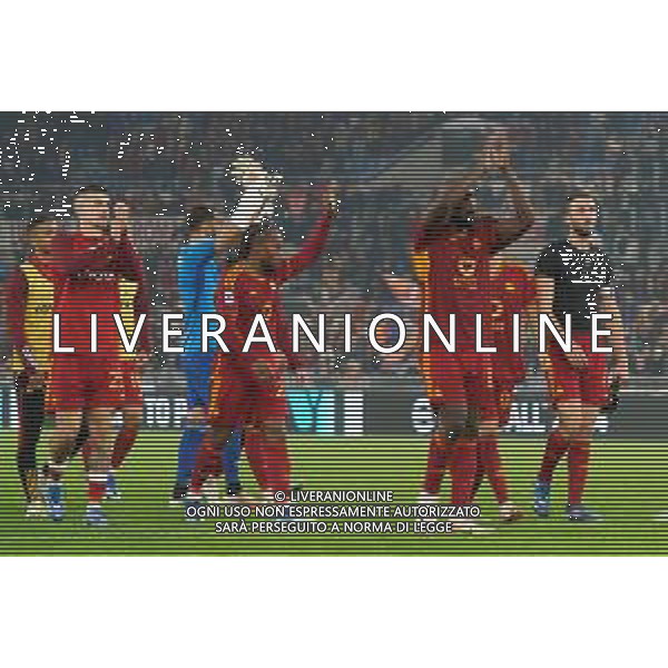 Players of AS Roma celebrates the victory during the Italian soccer Serie A match AS Roma vs US Lecce on November 5, 2023 at Olympic Stadium in Rome, Italy. Photo by Emmanuele Mastrodonato/ag. Aldo Liverani sas