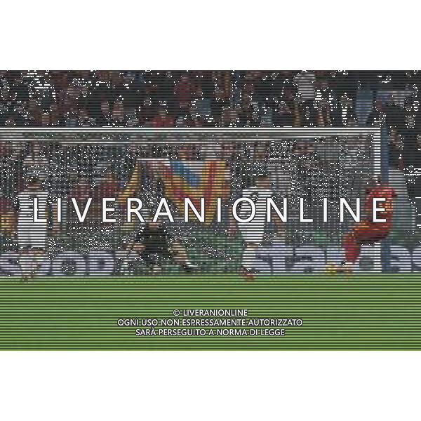 Romelu Lukaku of AS Roma penalty during the Italian soccer Serie A match AS Roma vs US Lecce on November 5, 2023 at Olympic Stadium in Rome, Italy. Photo by Emmanuele Mastrodonato/ag. Aldo Liverani sas