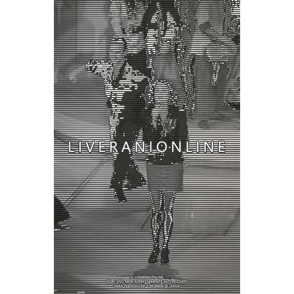 NEG-RETROSPETTIVA GIGLIOLA CINQUETTI CANTANTE NELLA FOTO GIGLIOLA CINQUETTI AL FESTIVAL DI SANREMO NELL\'ANNO 1989 AG ALDO LIVERANI SAS