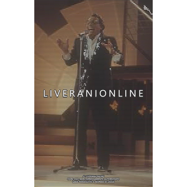 DIAP-RETROSPETTIVA ENZO JANNACCI CANTANTE NELLA FOTO ENZO JANNACCI NELL\'ANNO 1985 AG ALDO LIVERANI SAS 