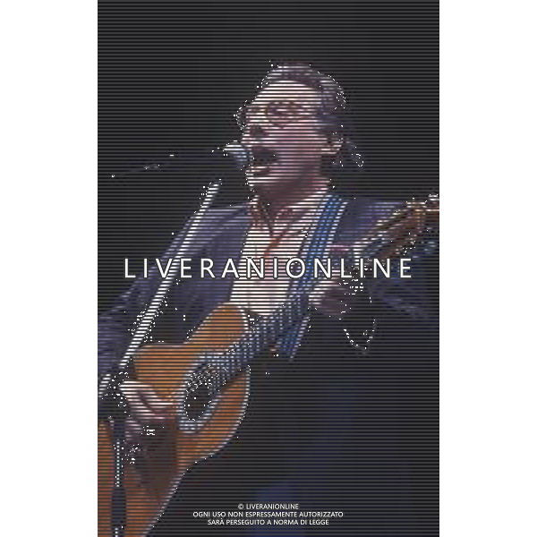DIAP-RETROSPETTIVA ENZO JANNACCI CANTANTE NELLA FOTO ENZO JANNACCI NELL\'ANNO 1985 AG ALDO LIVERANI SAS 