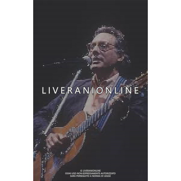 DIAP-RETROSPETTIVA ENZO JANNACCI CANTANTE NELLA FOTO ENZO JANNACCI NELL\'ANNO 1985 AG ALDO LIVERANI SAS 