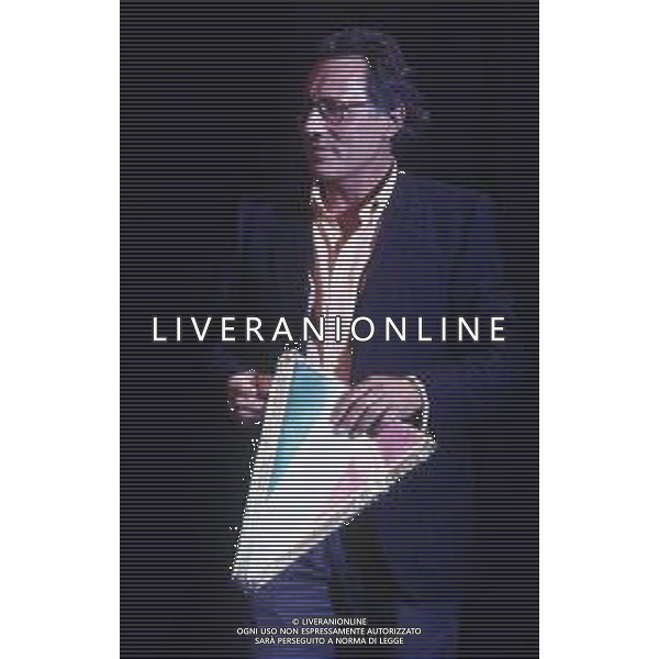 DIAP-RETROSPETTIVA ENZO JANNACCI CANTANTE NELLA FOTO ENZO JANNACCI NELL\'ANNO 1985 AG ALDO LIVERANI SAS 