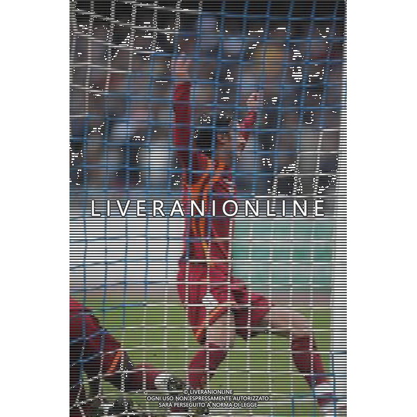 NAPOLI 8/12/2005 NAPOLI-ROMA COPPA ITALIA NELLA FOTO IL GOL DI AQUILANI FOTO AG ALDO LIVERANI