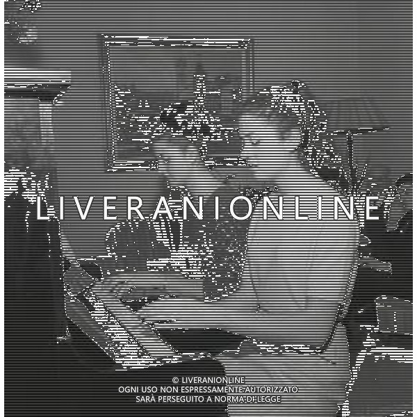 NEG-RETROSPETTIVA GIGLIOLA CINQUETTI CANTANTE NELLA FOTO GIGLIOLA CINQUETTI A A VERONA IL GIORNO 01-12-1964 CON I GENITORI E LA SORELLA ROSA BIANCA AG ALDO LIVERANI SAS  