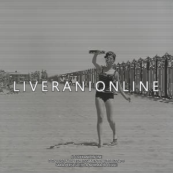 NEG-RETROSPETTIVA GIGLIOLA CINQUETTI CANTANTE NELLA FOTO GIGLIOLA CINQUETTI A VENEZIA NELL\'ANNO 1966 AG ALDO LIVERANI SAS 