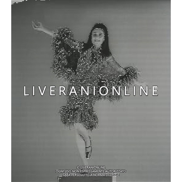 NEG-RETROSPETTIVA GIGLIOLA CINQUETTI CANTANTE NELLA FOTO GIGLIOLA CINQUETTI A MILANO IN SALA DI POSA NELL\'ANNO 1966  AG ALDO LIVERANI SAS   