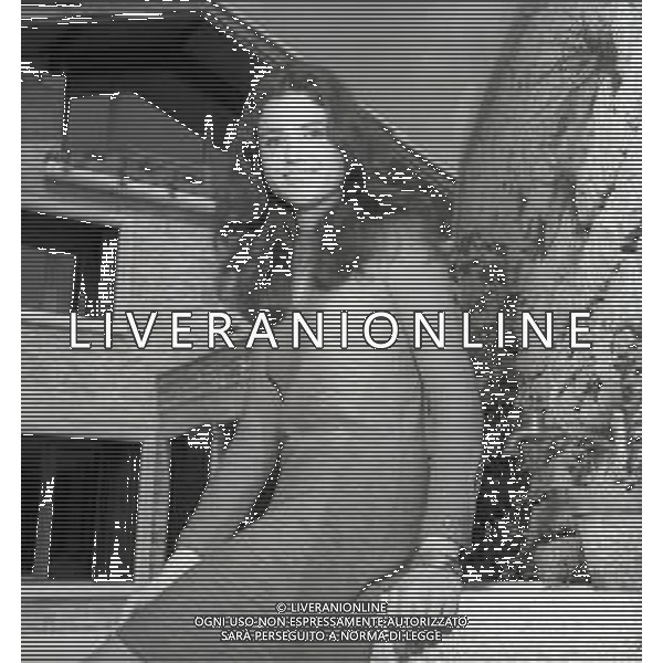 NEG-RETROSPETTIVA GIGLIOLA CINQUETTI CANTANTE NELLA FOTO GIGLIOLA CINQUETTI A CERRO VERONESE NELL\'ANNO 1969 AG ALDO LIVERANI SAS   