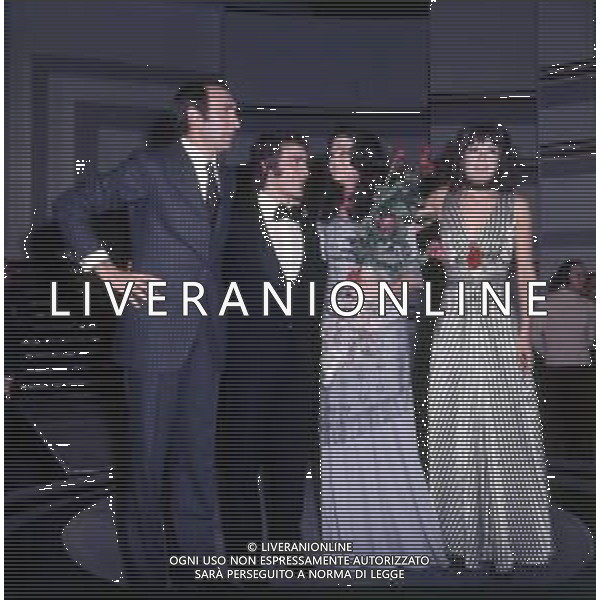 NEG-RETROSPETTIVA GIGLIOLA CINQUETTI CANTANTE NELLA FOTO GIGLIOLA CINQUETTI CON PIPPO BAUDO MINO REITANO E MITA MEDICI ALLA FESTA FINALE TRASMISSIONE TELEVISIVA CANZONISSIMA NELL\'ANNO 1975 A ROMA AG ALDO LIVERANI SAS   