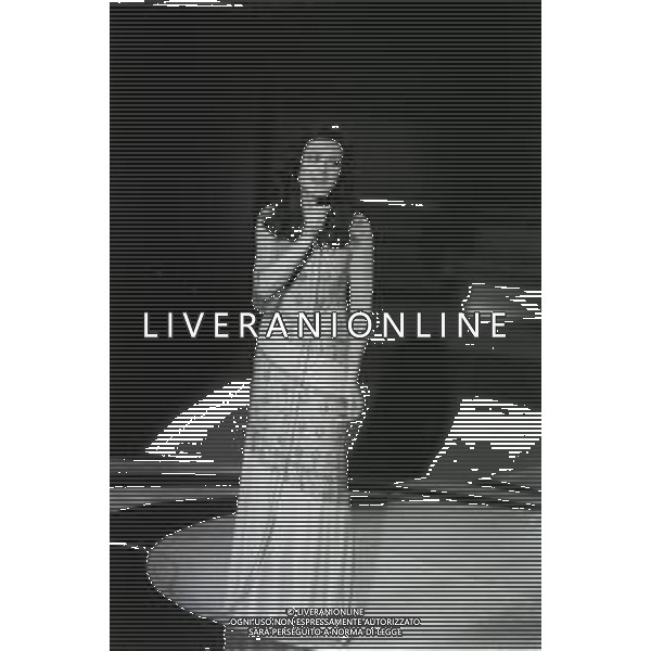 NEG-RETROSPETTIVA GIGLIOLA CINQUETTI CANTANTE NELLA FOTO GIGLIOLA CINQUETTI TRASMISSIONE TELEVISIVA CANZONISSIMA NELL\'ANNO 1975 A ROMA AG ALDO LIVERANI SAS 