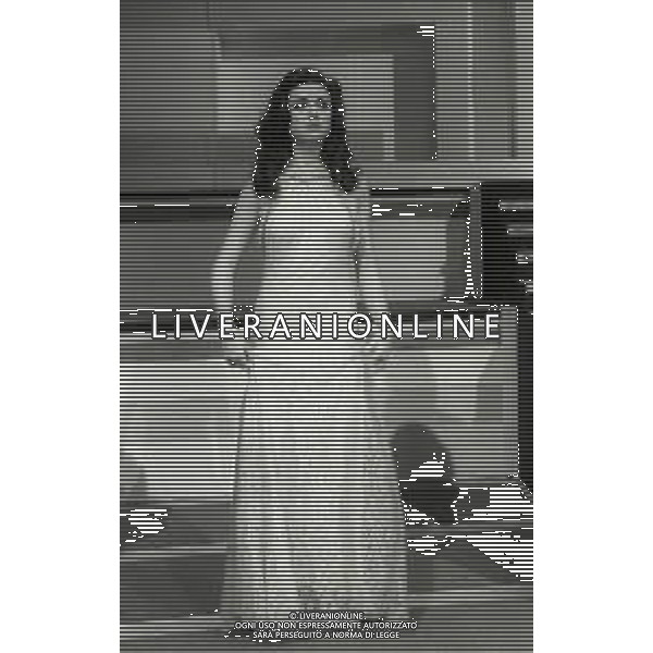 NEG-RETROSPETTIVA GIGLIOLA CINQUETTI CANTANTE NELLA FOTO GIGLIOLA CINQUETTI TRASMISSIONE TELEVISIVA CANZONISSIMA NELL\'ANNO 1975 A ROMA AG ALDO LIVERANI SAS 