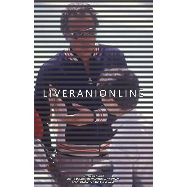 DIAP-RETROSPETTIVA ENZO JANNACCI CANTANTE NELLA FOTO ENZO JANNACCI A SAINT VINCENT NELL\'ANNO 1987 CON IL FIGLIO PAOLO AG ALDO LIVERANI SAS 