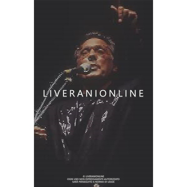 DIAP-RETROSPETTIVA ENZO JANNACCI CANTANTE NELLA FOTO ENZO JANNACCI A SAINT VINCENT NELL\'ANNO 1988-89 AG ALDO LIVERANI SAS