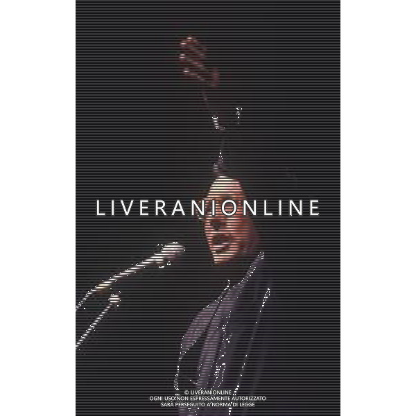 DIAP-RETROSPETTIVA ENZO JANNACCI CANTANTE NELLA FOTO ENZO JANNACCI NELL\'ANNO 1990 AG ALDO LIVERANI SAS 