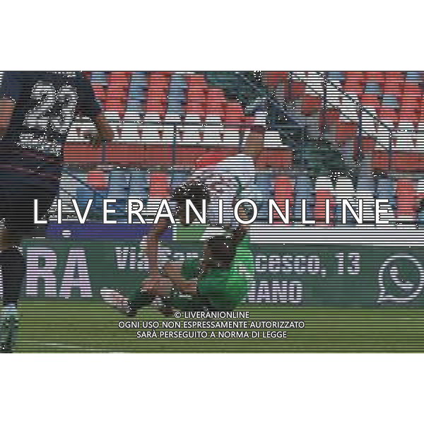 Cosenza-Reggiana Serie B 2023-2024 Stadio San Vito-Gigi Marulla, Cosenza Nella foto: Contrasto Alessandro Micai e Janis Antiste FOTO ANDREA ROSITO-AG ALDO LIVERANI SAS