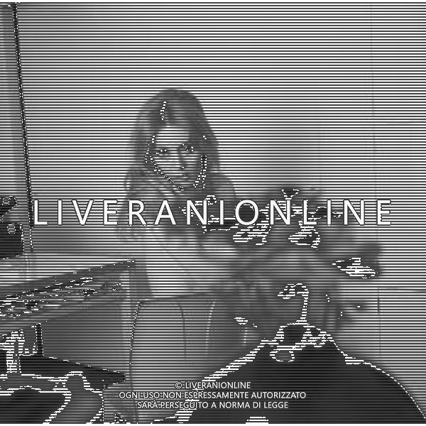 Neg- RETROSPETTIVA VITTORIA SOLINAS (MARIA SOLE) CANTANTE E ATTRICE NELLA FOTO A MILANO NELL\'ANNO 1970 AG ALDO LIVERANI SAS