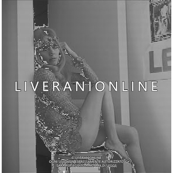 Neg- RETROSPETTIVA VITTORIA SOLINAS (MARIA SOLE) CANTANTE E ATTRICE NELLA FOTO A MILANO NELL\'ANNO 1970 AG ALDO LIVERANI SAS