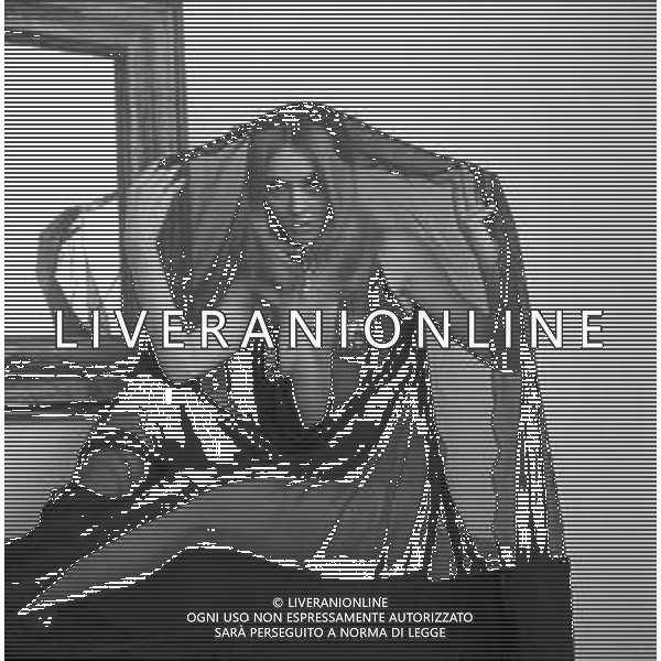 Neg- RETROSPETTIVA VITTORIA SOLINAS (MARIA SOLE) CANTANTE E ATTRICE NELLA FOTO A MILANO NELL\'ANNO 1970 AG ALDO LIVERANI SAS