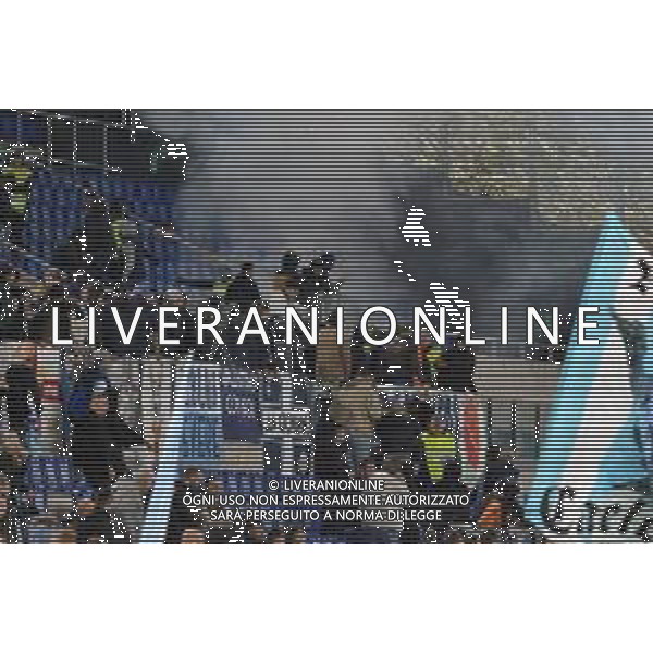 Lazio vs Roma - Campionato Serie A TIM - 12 giornata - Stadio Olimpico - Roma 12-11-2023 nella foto Lancio di fumogeni dei tifosi sugli spalti ©Federico Gaetano/AGENZIA ALDO LIVERANI SAS
