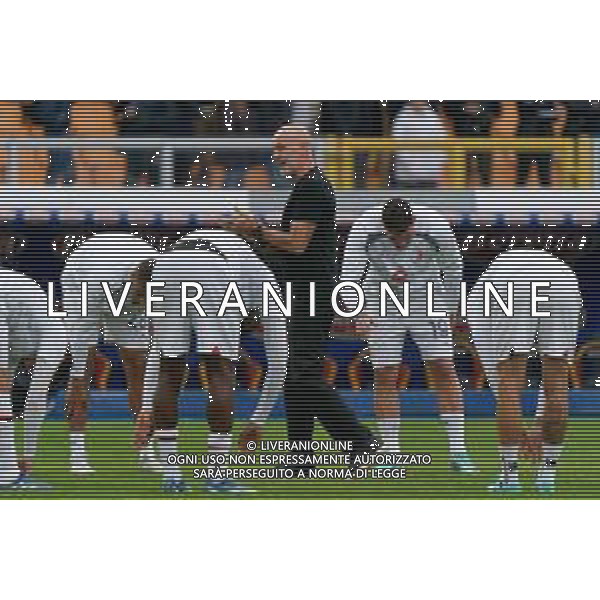 Players of AC Milan warms up with coach Stefano Pioli of AC Milan during the Italian soccer Serie A match US Lecce vs AC Milan on November 10, 2023 at Via del Mare Stadium in Lecce, Italy. Photo by Emmanuele Mastrodonato/ag. Aldo Liverani sas/AGENZIA ALDO LIVERANI SAS