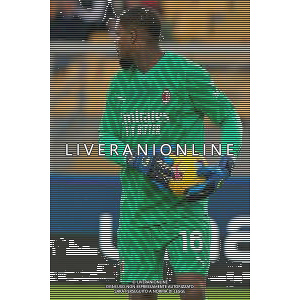 Mike Maignan of AC Milan during the Italian soccer Serie A match US Lecce vs AC Milan on November 10, 2023 at Via del Mare Stadium in Lecce, Italy. Photo by Emmanuele Mastrodonato/ag. Aldo Liverani sas/AGENZIA ALDO LIVERANI SAS